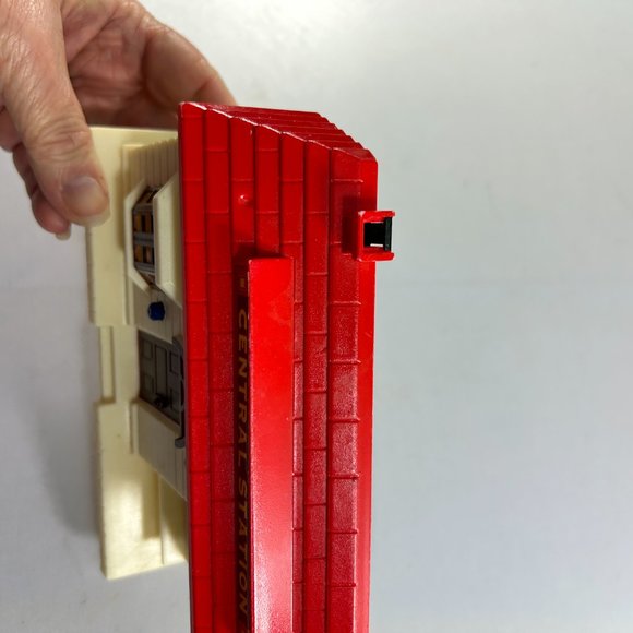 Vintage Geoffrey Inc Central Station Train Depot Works Sounds Plastic. Works - Picture 6 of 7